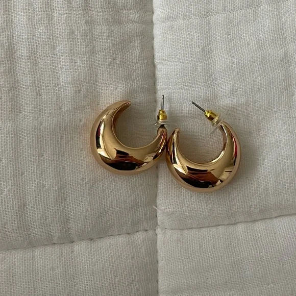Gold Plated Teardrop Earrings - Picture 5 of 5